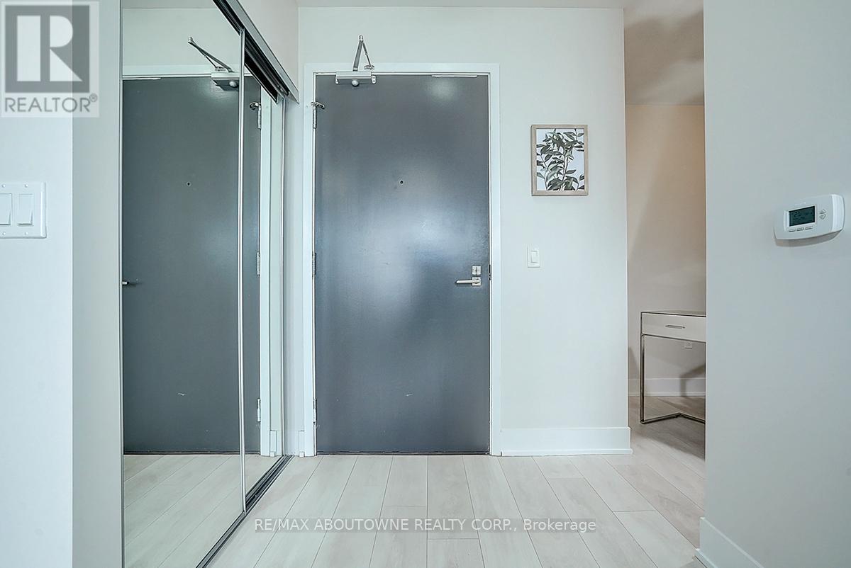 3704 - 2908 Highway 7 Road W, Vaughan, Ontario  L4K 0K5 - Photo 4 - N12086257