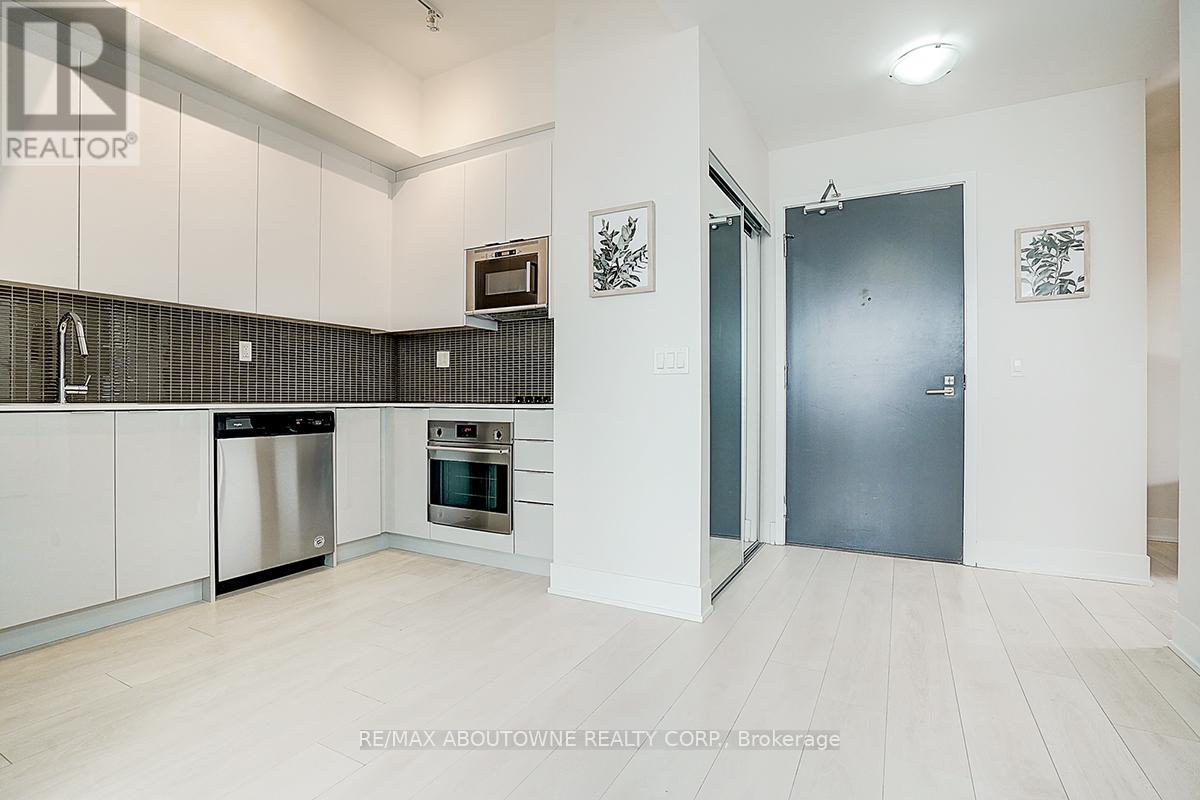 3704 - 2908 Highway 7 Road W, Vaughan, Ontario  L4K 0K5 - Photo 5 - N12086257