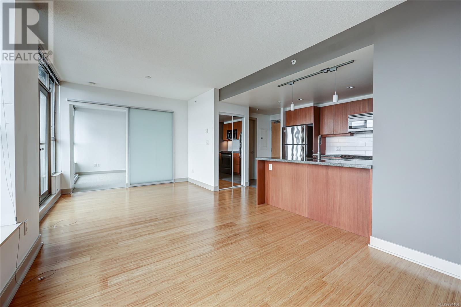 803 760 Johnson St, Victoria, British Columbia  V8W 0A4 - Photo 9 - 994480