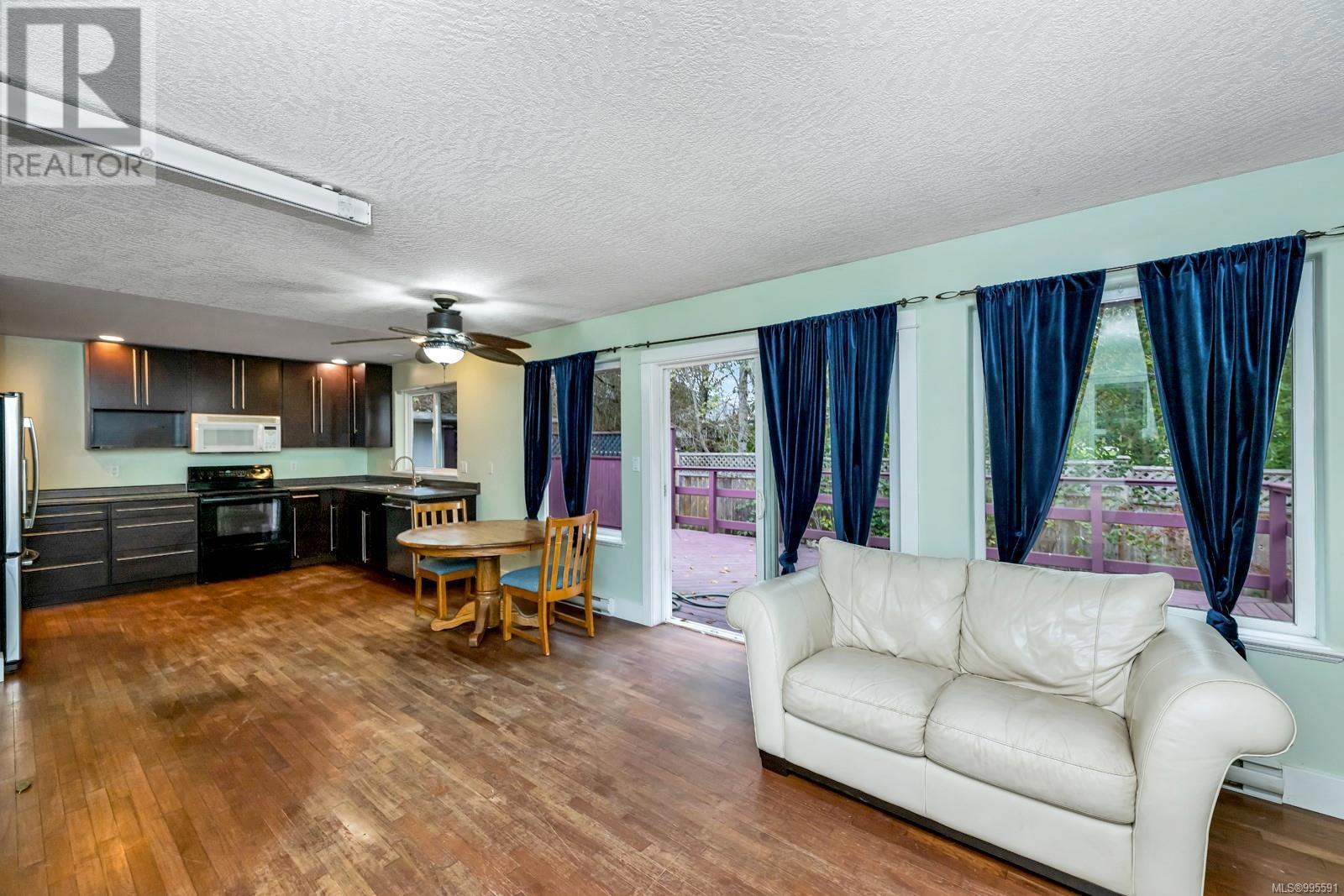 Property at 2273 Pond Pl image 3