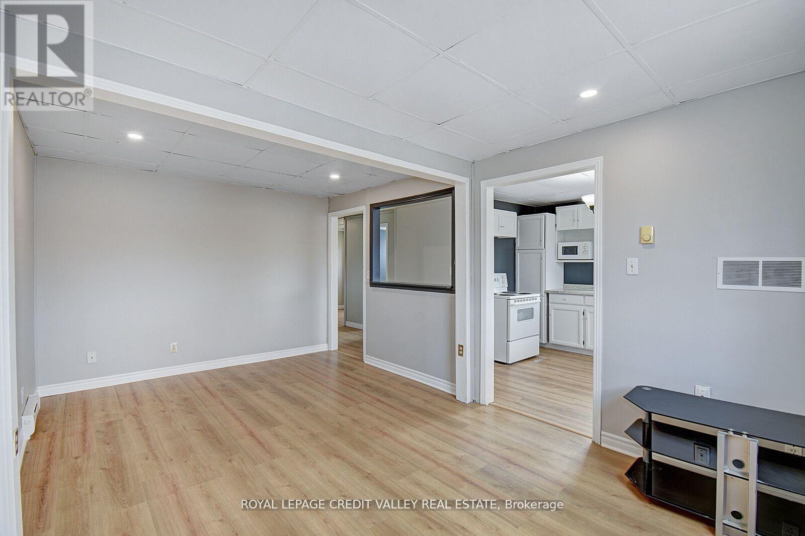 105 Hastings Street N, Bancroft (Bancroft Ward), Ontario  K0L 1C0 - Photo 12 - X12086204