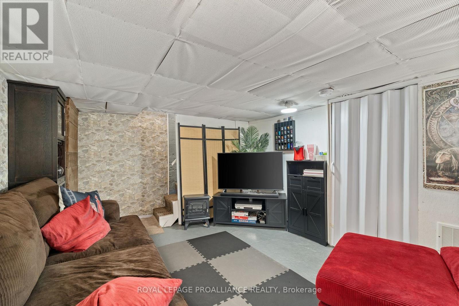 94 Chatham Street, Belleville, Ontario  K8N 3S7 - Photo 34 - X12086361
