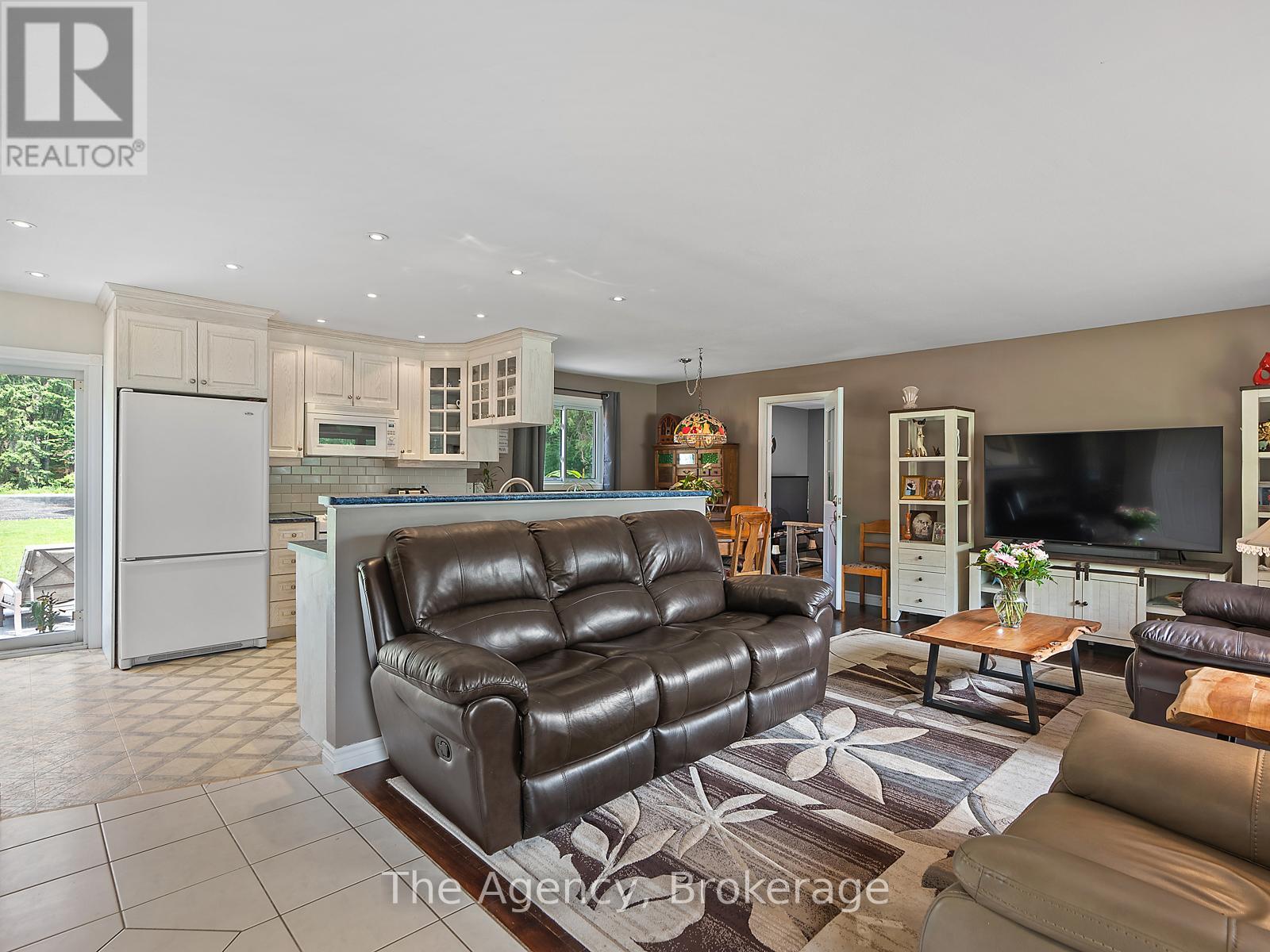 29 Kaye Road, Bracebridge, Ontario  P1L 1L1 - Photo 11 - X12086383