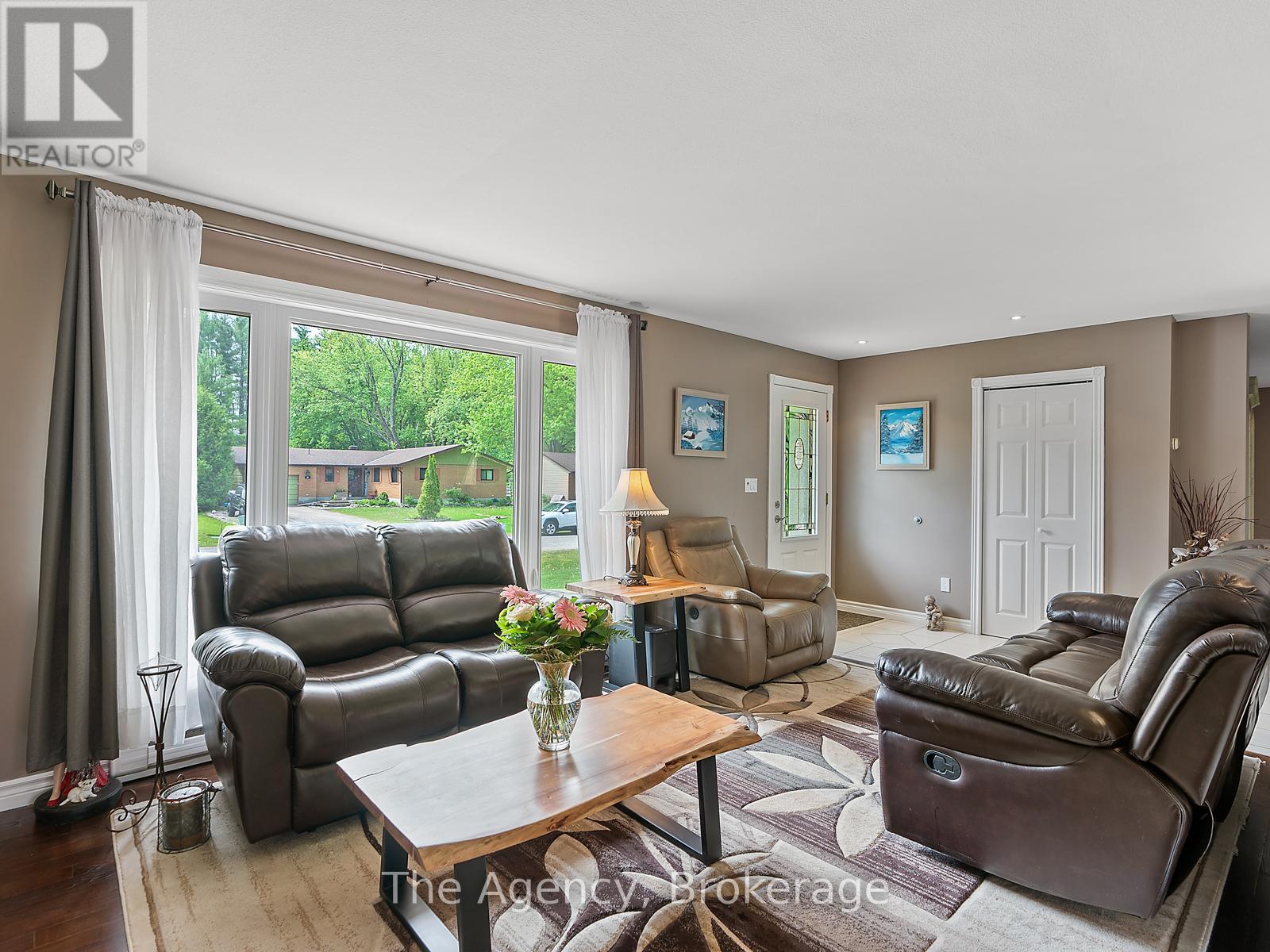 29 Kaye Road, Bracebridge, Ontario  P1L 1L1 - Photo 14 - X12086383