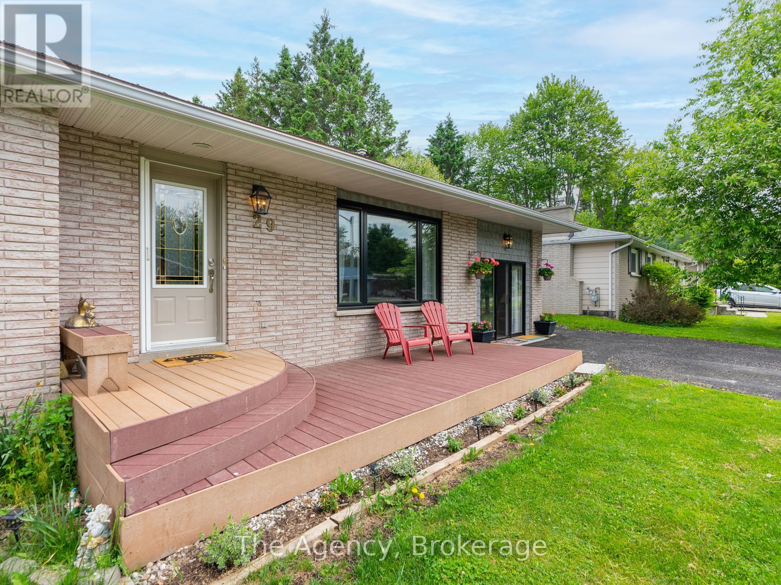29 Kaye Road, Bracebridge, Ontario  P1L 1L1 - Photo 3 - X12086383