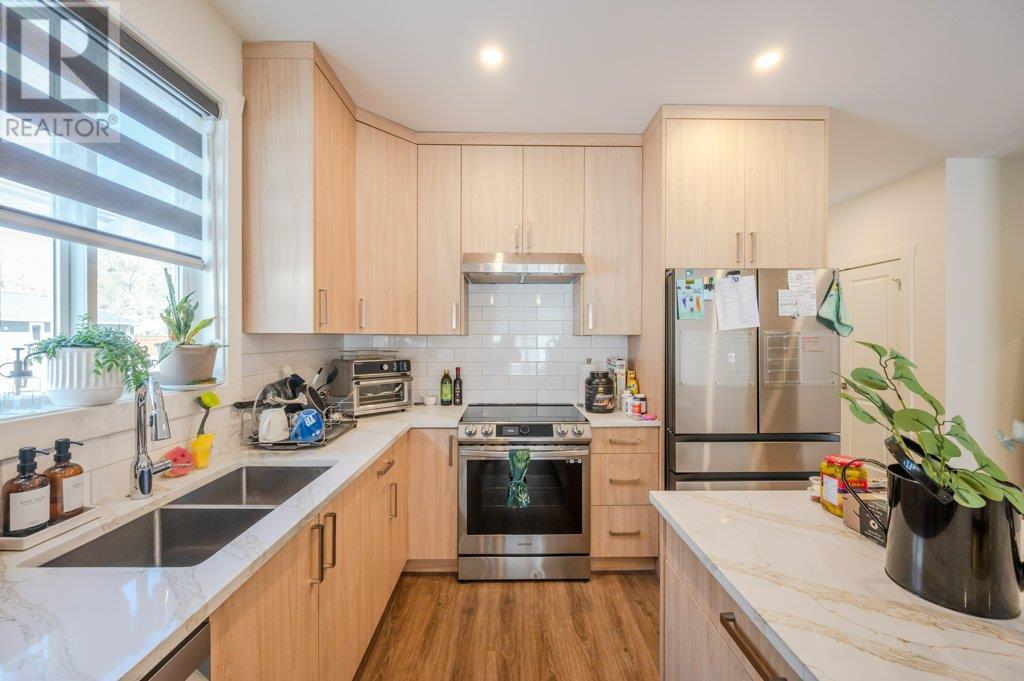 Property at 288 BENTGRASS Avenue image 3