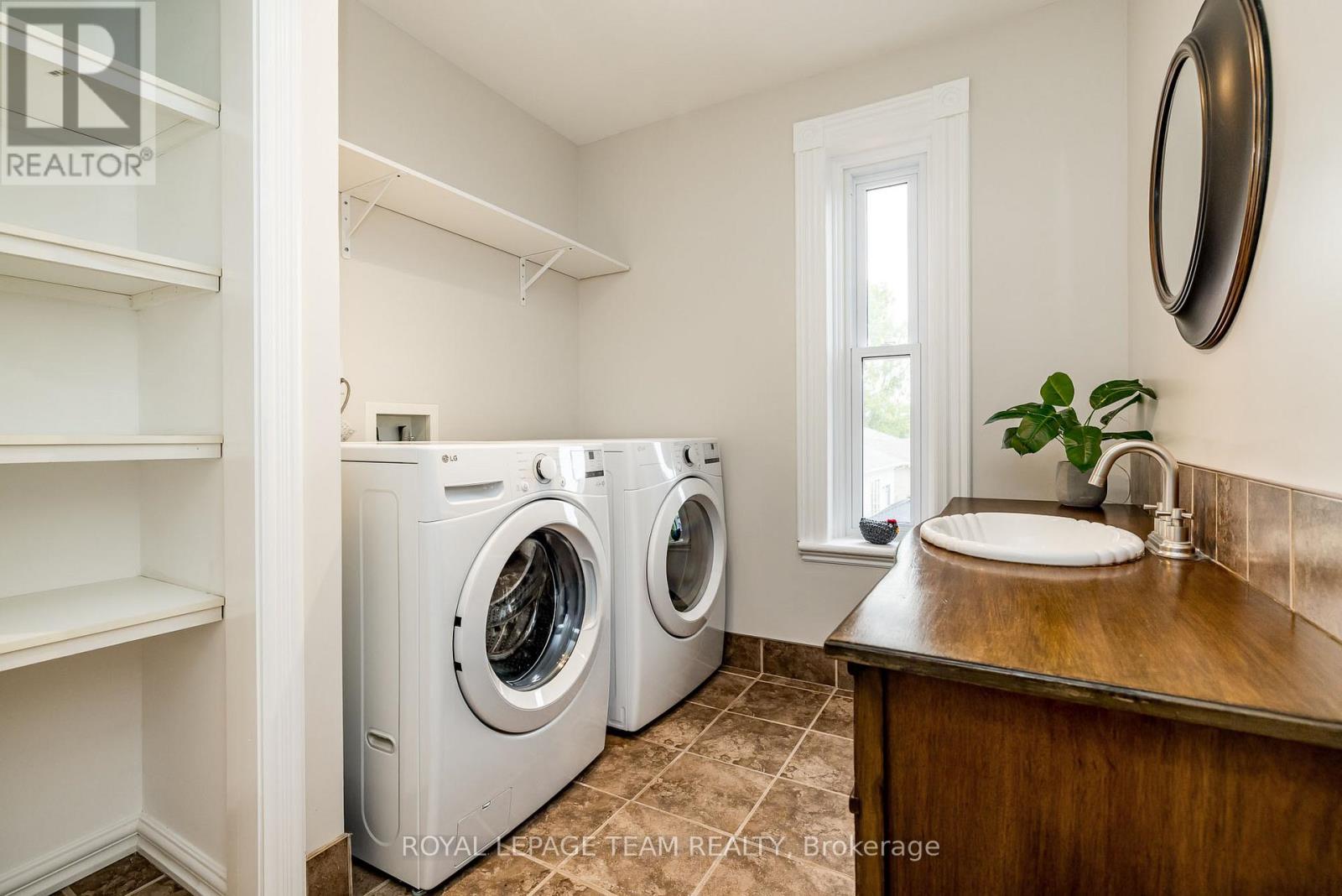 294 Dumbrille Street, North Grenville, Ontario  K0G 1J0 - Photo 37 - X12086304