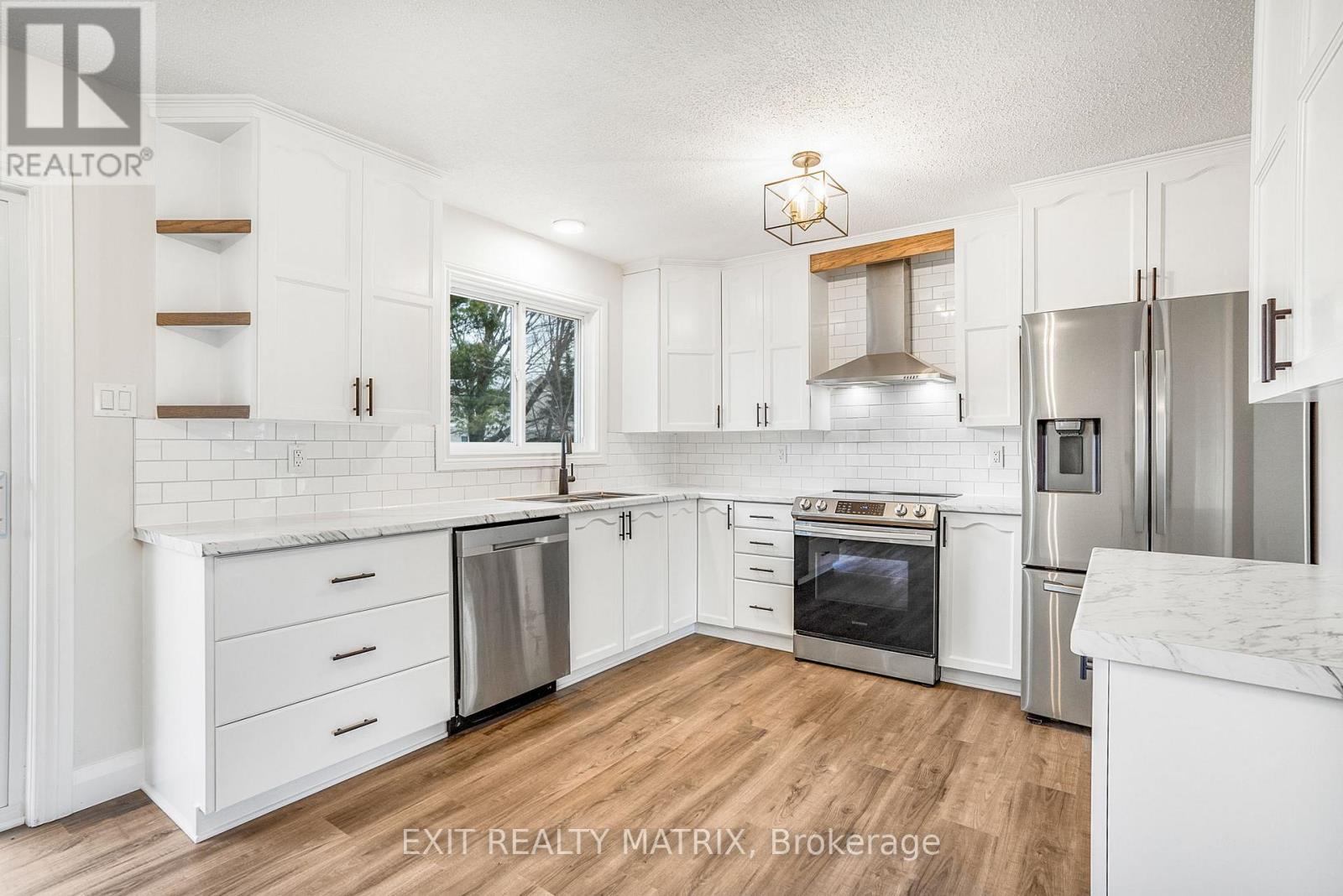 58 Castlebeau Street, Russell, Ontario  K0A 1W0 - Photo 10 - X12086379