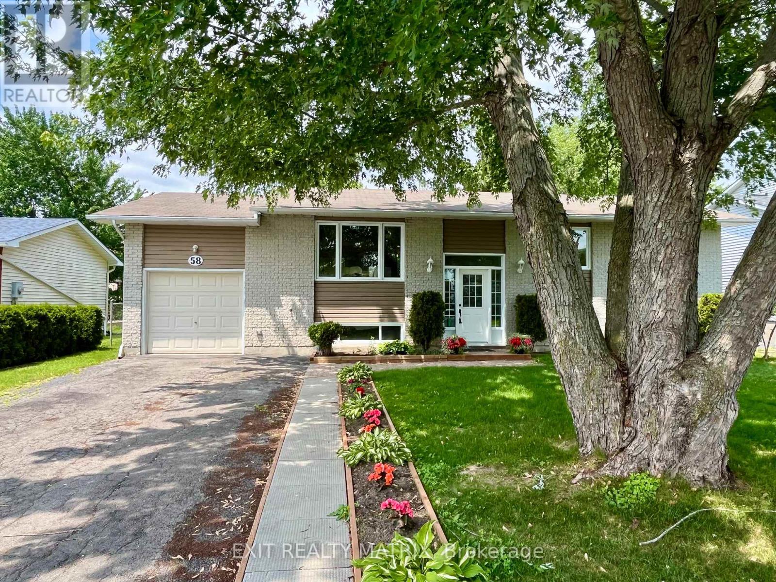 58 Castlebeau Street, Russell, Ontario  K0A 1W0 - Photo 2 - X12086379