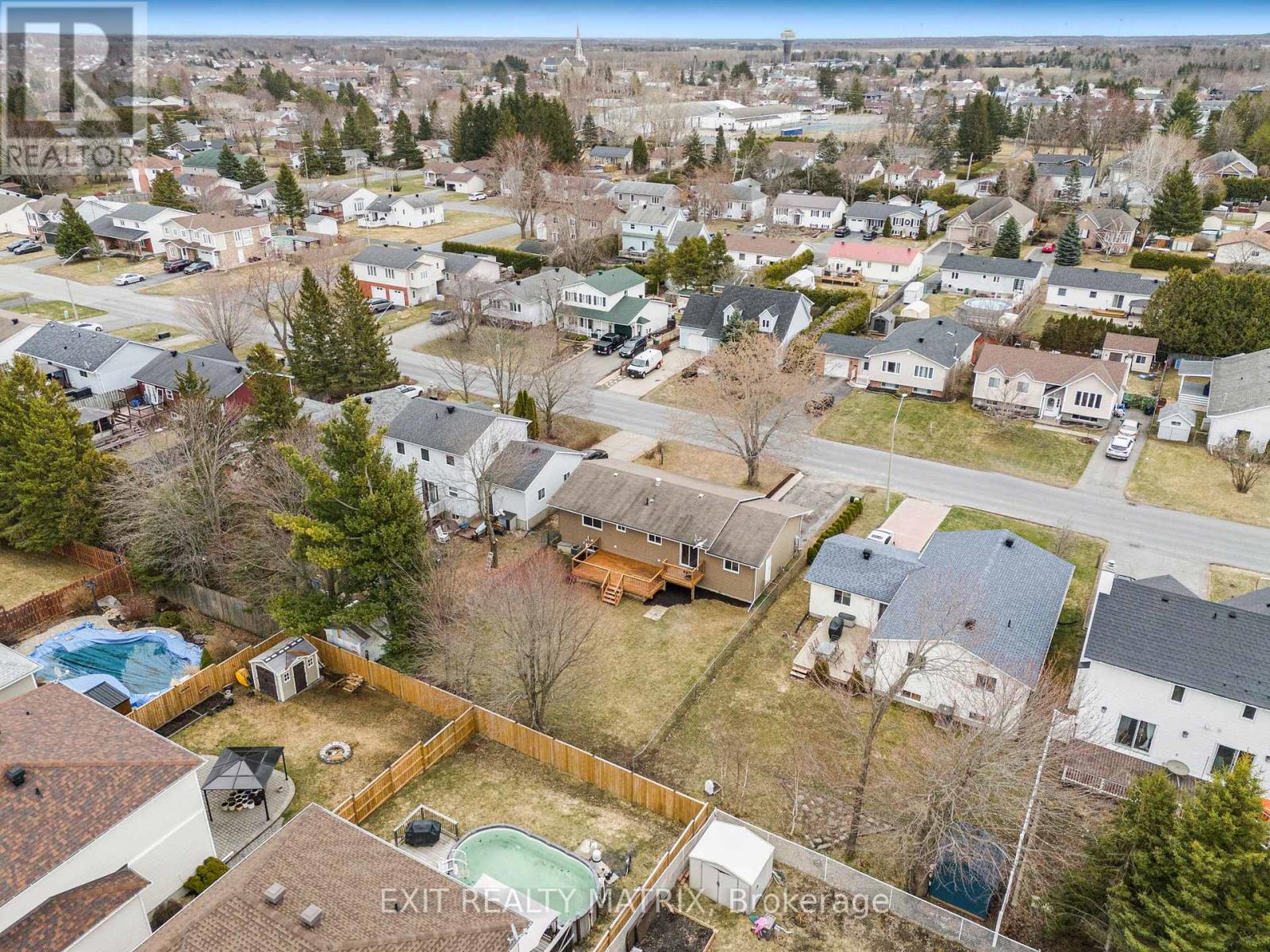 58 Castlebeau Street, Russell, Ontario  K0A 1W0 - Photo 35 - X12086379