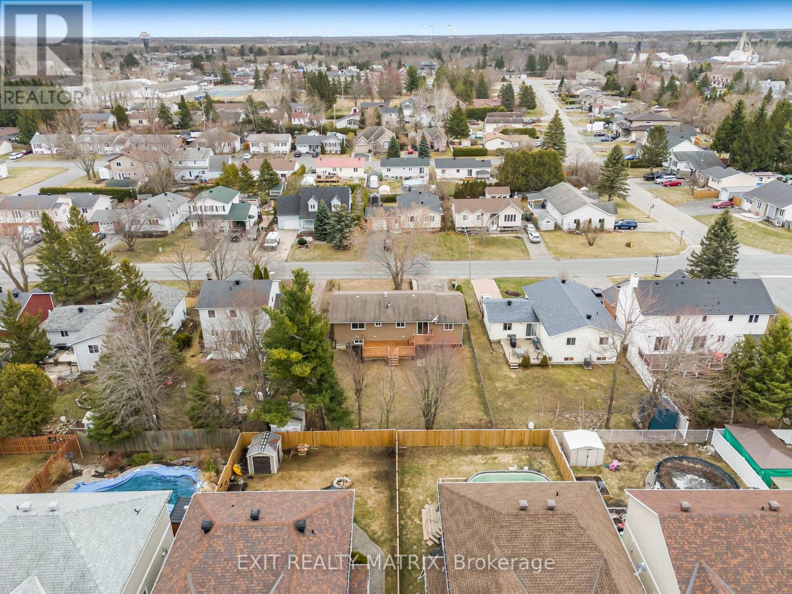58 Castlebeau Street, Russell, Ontario  K0A 1W0 - Photo 36 - X12086379