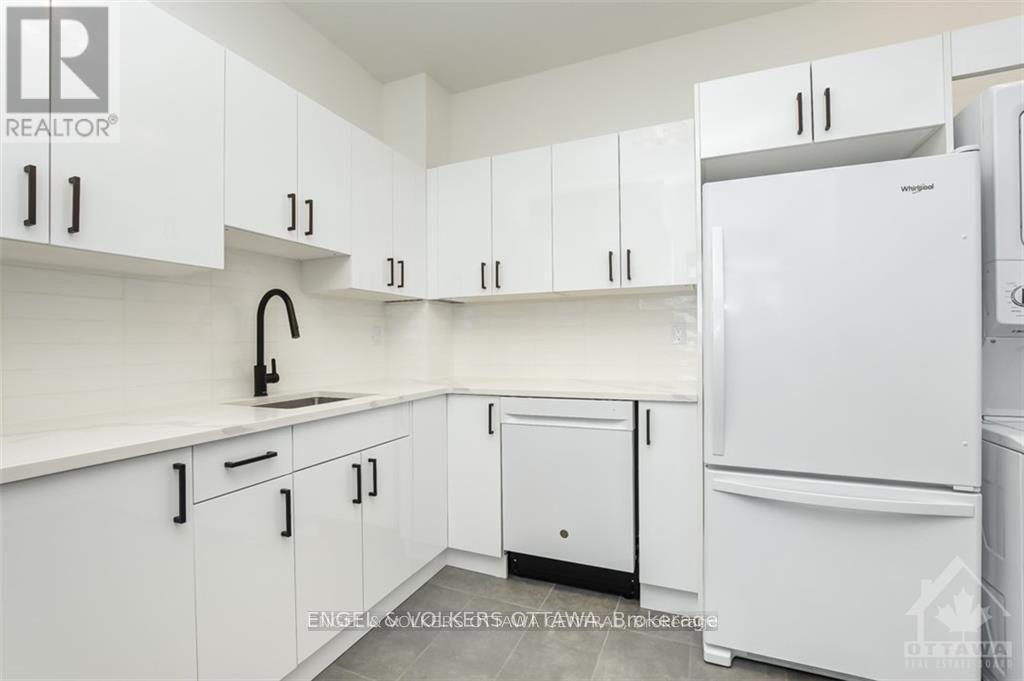 1001 - 400 Stewart Street, Ottawa, Ontario  K1N 6L2 - Photo 10 - X12086417