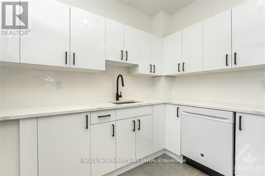 1001 - 400 Stewart Street, Ottawa, Ontario  K1N 6L2 - Photo 11 - X12086417