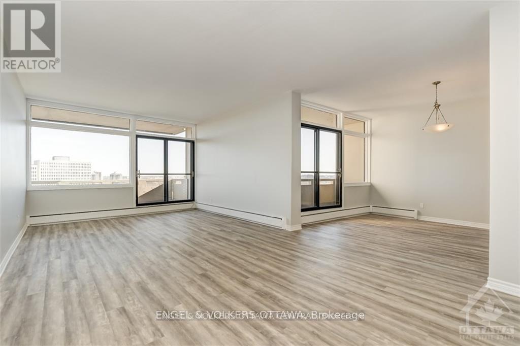 1001 - 400 Stewart Street, Ottawa, Ontario  K1N 6L2 - Photo 4 - X12086417