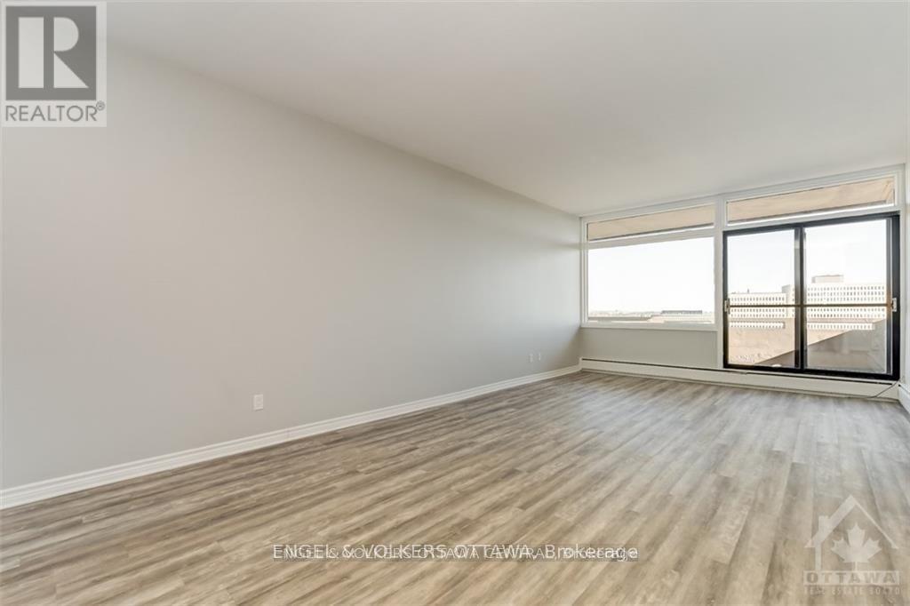 1001 - 400 Stewart Street, Ottawa, Ontario  K1N 6L2 - Photo 5 - X12086417
