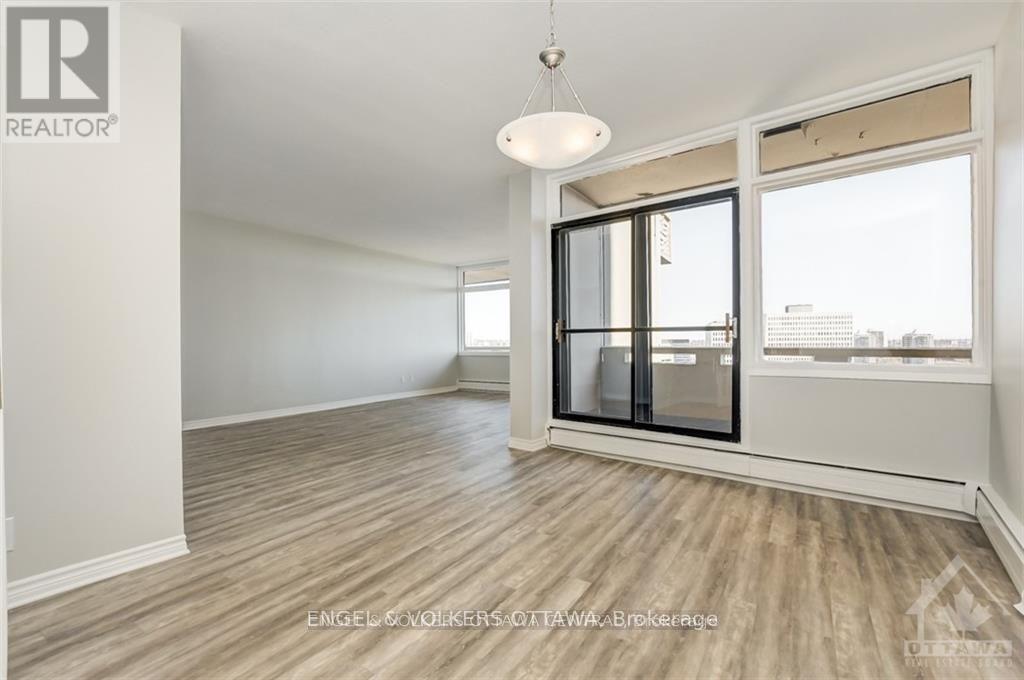 1001 - 400 Stewart Street, Ottawa, Ontario  K1N 6L2 - Photo 7 - X12086417
