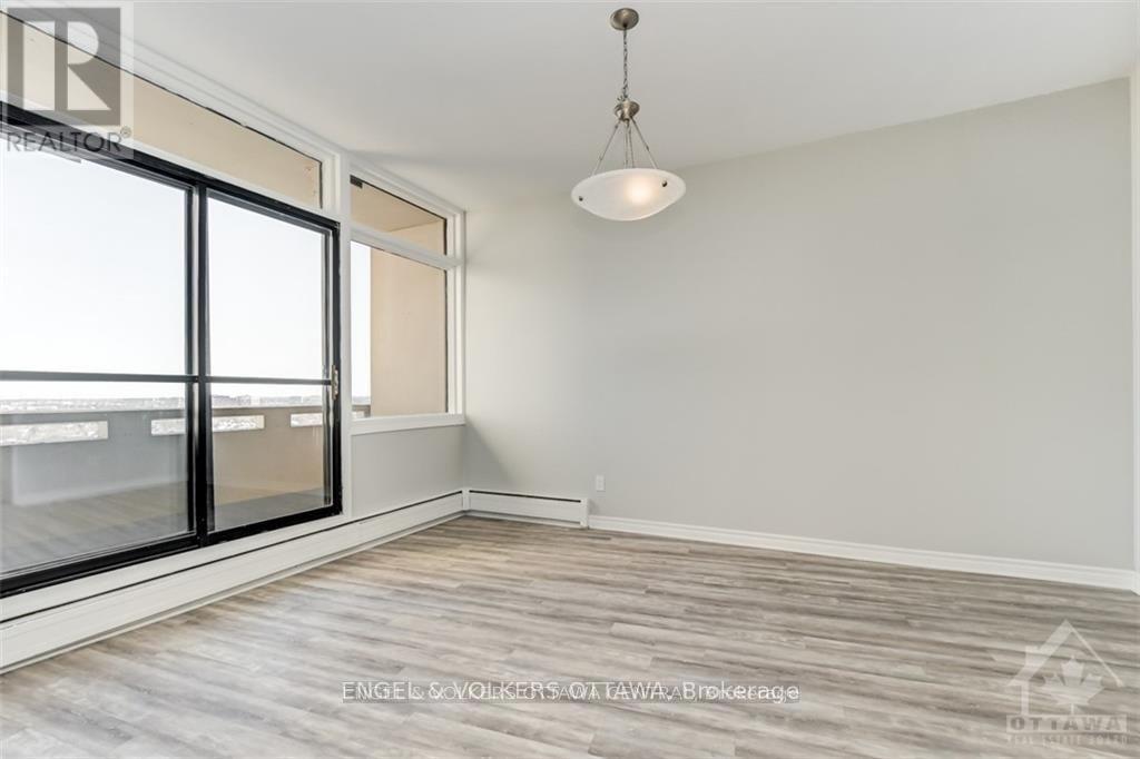 1001 - 400 Stewart Street, Ottawa, Ontario  K1N 6L2 - Photo 8 - X12086417