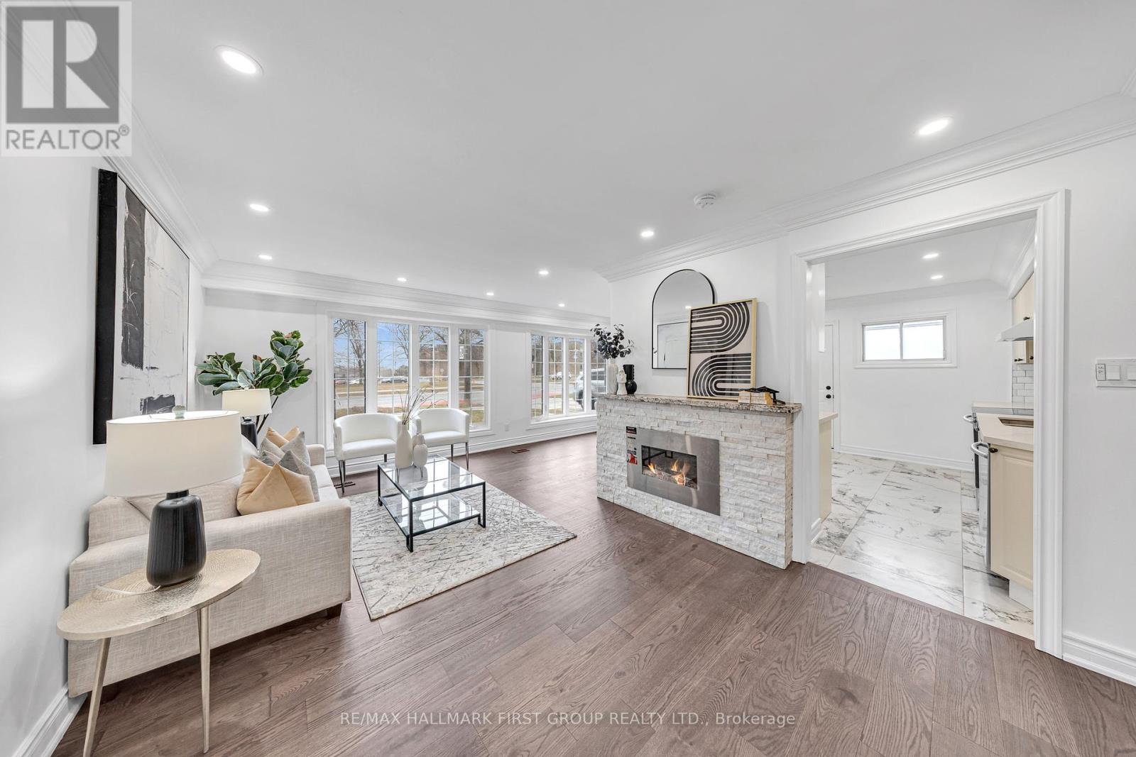 Property at 962 MIDLAND AVENUE image 3