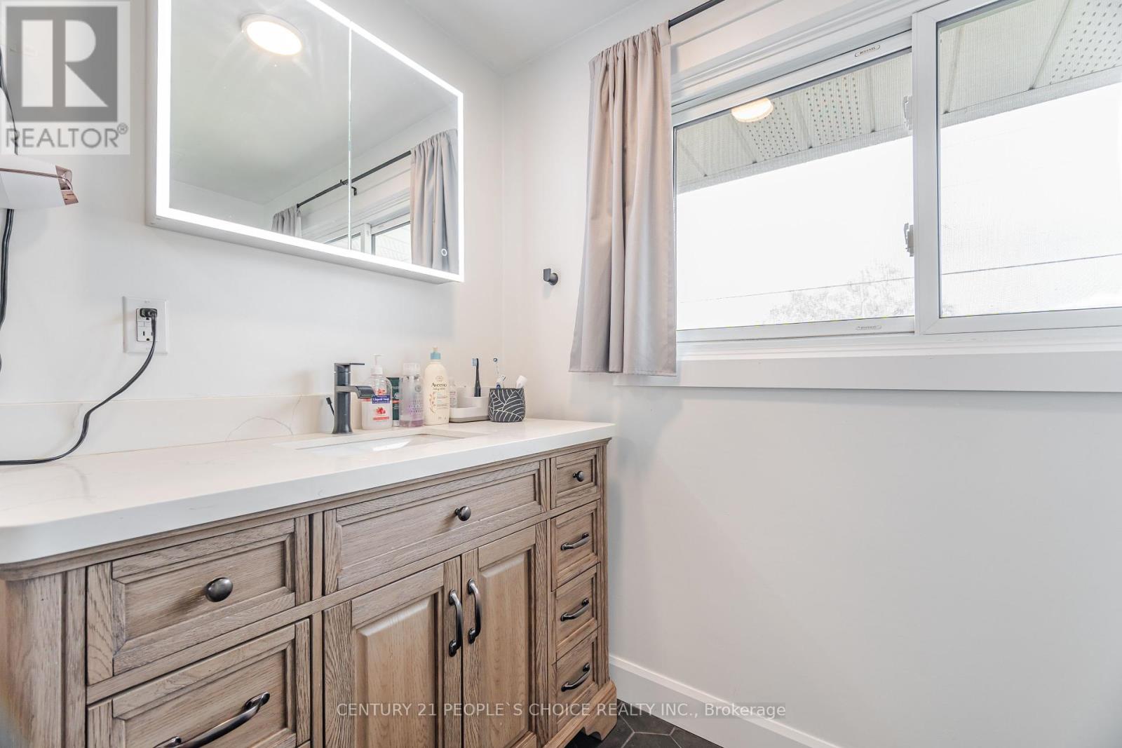 229 Liberty Street N, Clarington, Ontario  L1C 2M6 - Photo 34 - E12086315