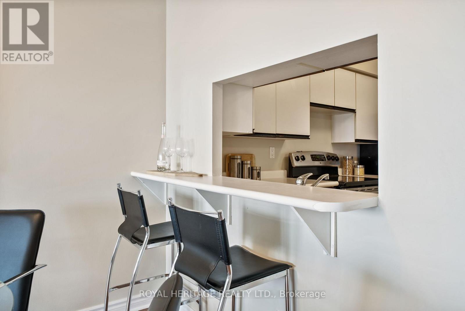 1203 - 4 Park Vista Crescent, Toronto, Ontario  M4B 3M8 - Photo 11 - E12086389