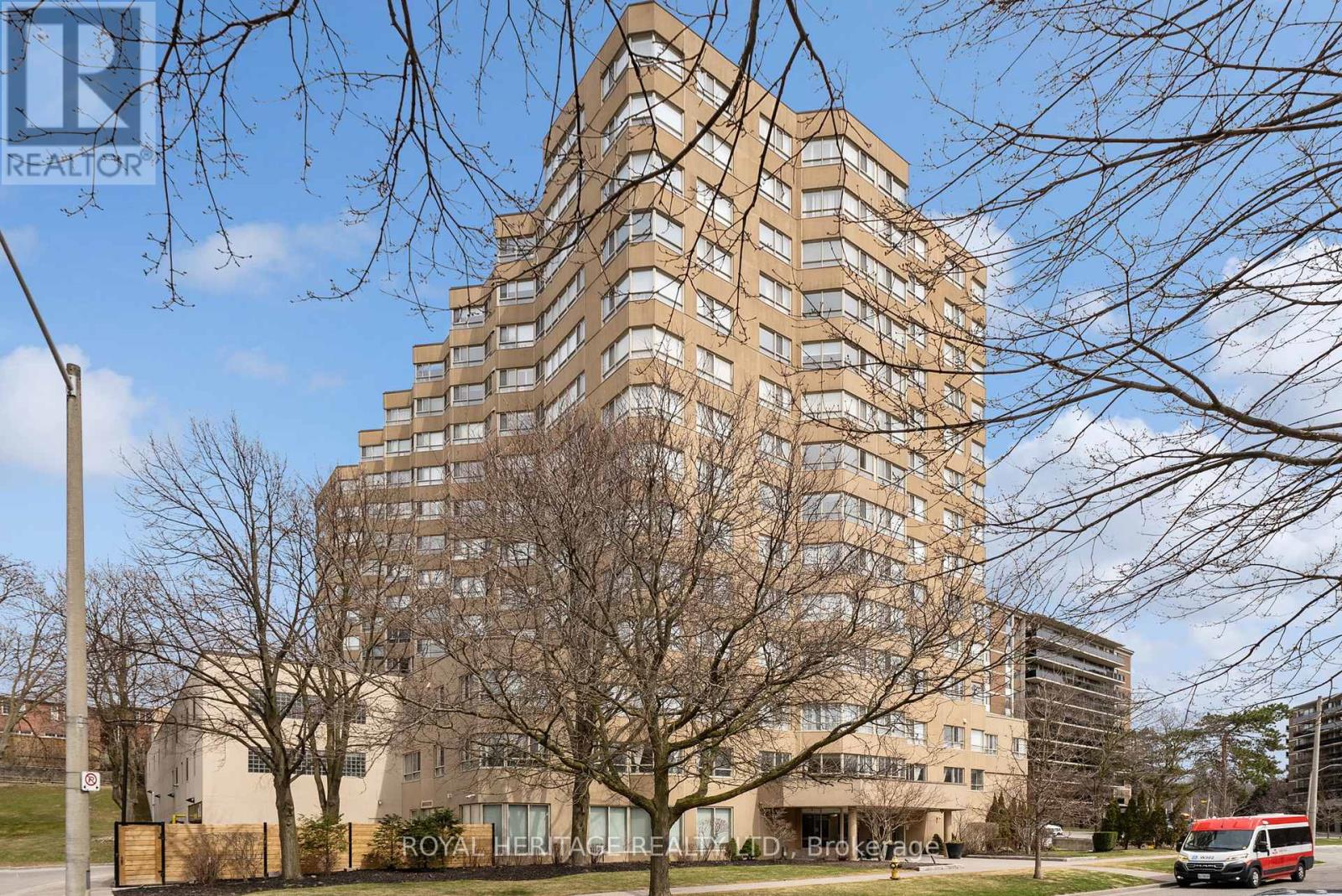 1203 - 4 Park Vista Crescent, Toronto, Ontario  M4B 3M8 - Photo 2 - E12086389