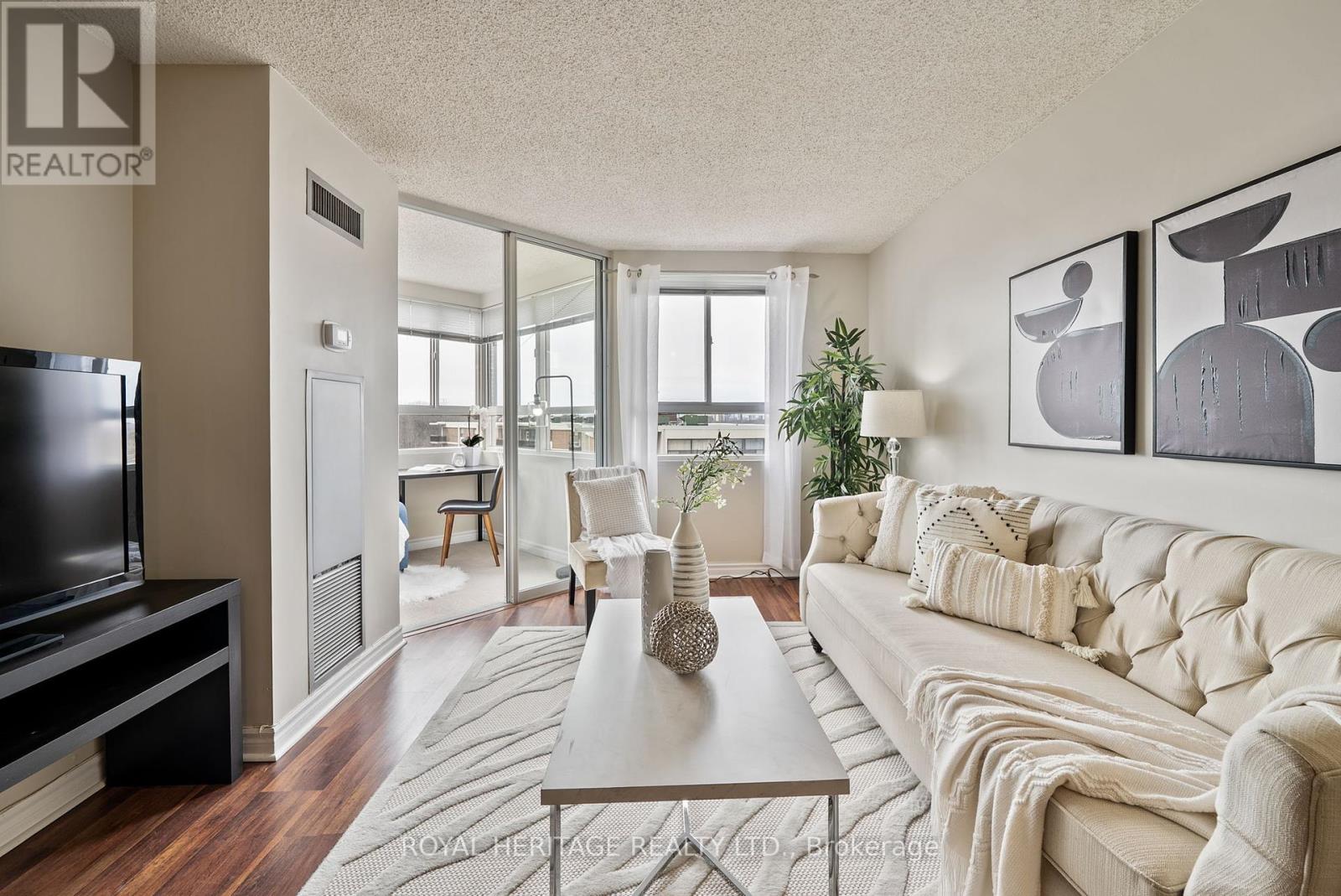 1203 - 4 Park Vista Crescent, Toronto, Ontario  M4B 3M8 - Photo 4 - E12086389