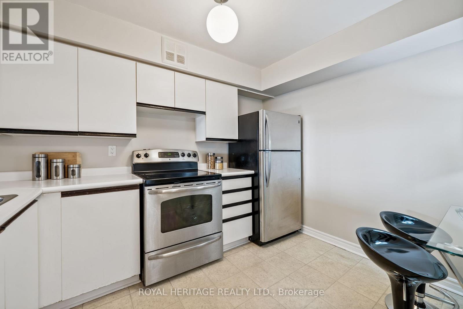 1203 - 4 Park Vista Crescent, Toronto, Ontario  M4B 3M8 - Photo 9 - E12086389