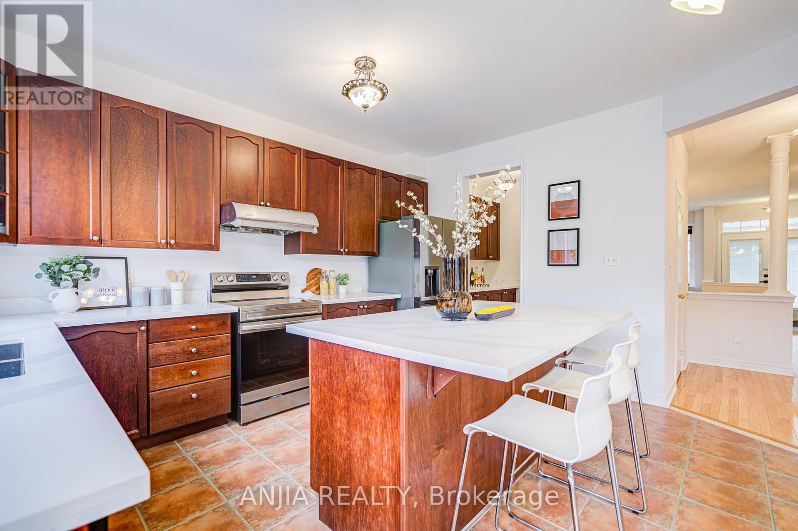 6 Linsmary Court, Markham, Ontario  L6E 1L2 - Photo 20 - N12086397