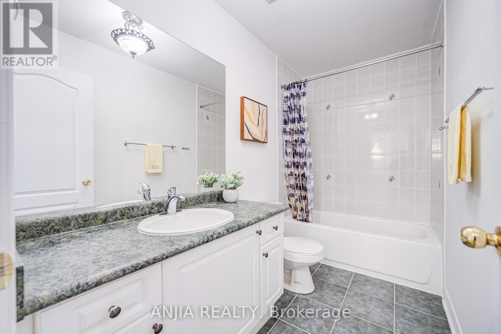 6 Linsmary Court, Markham, Ontario  L6E 1L2 - Photo 38 - N12086397