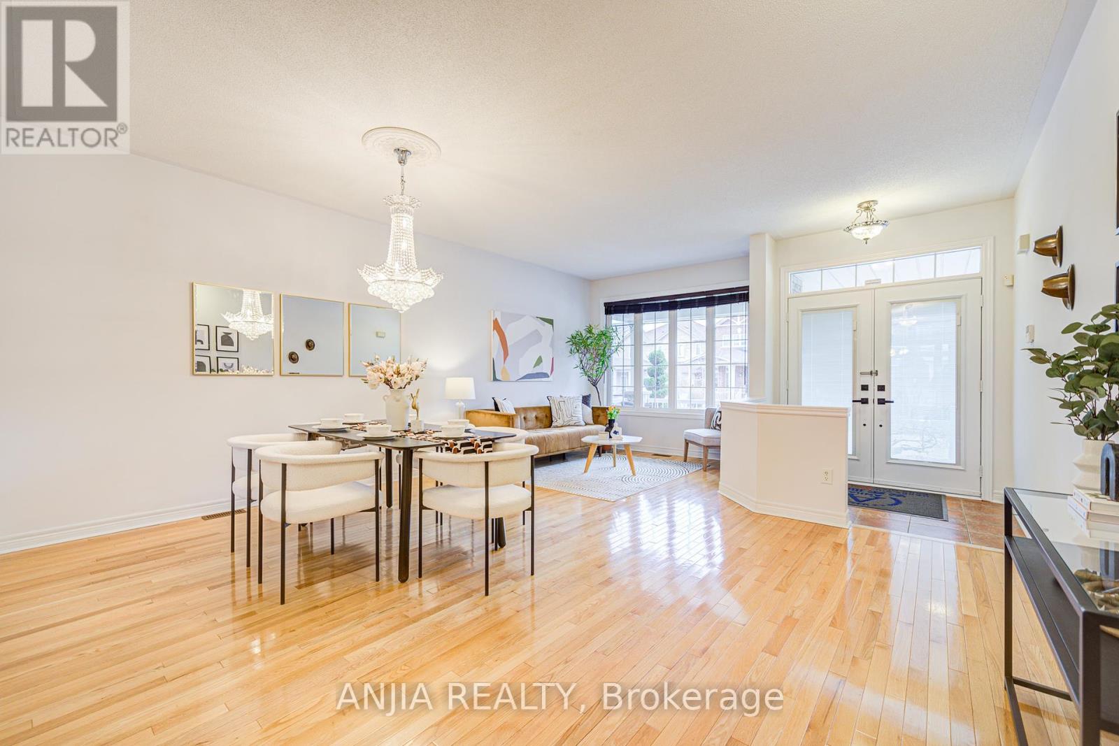 6 Linsmary Court, Markham, Ontario  L6E 1L2 - Photo 7 - N12086397
