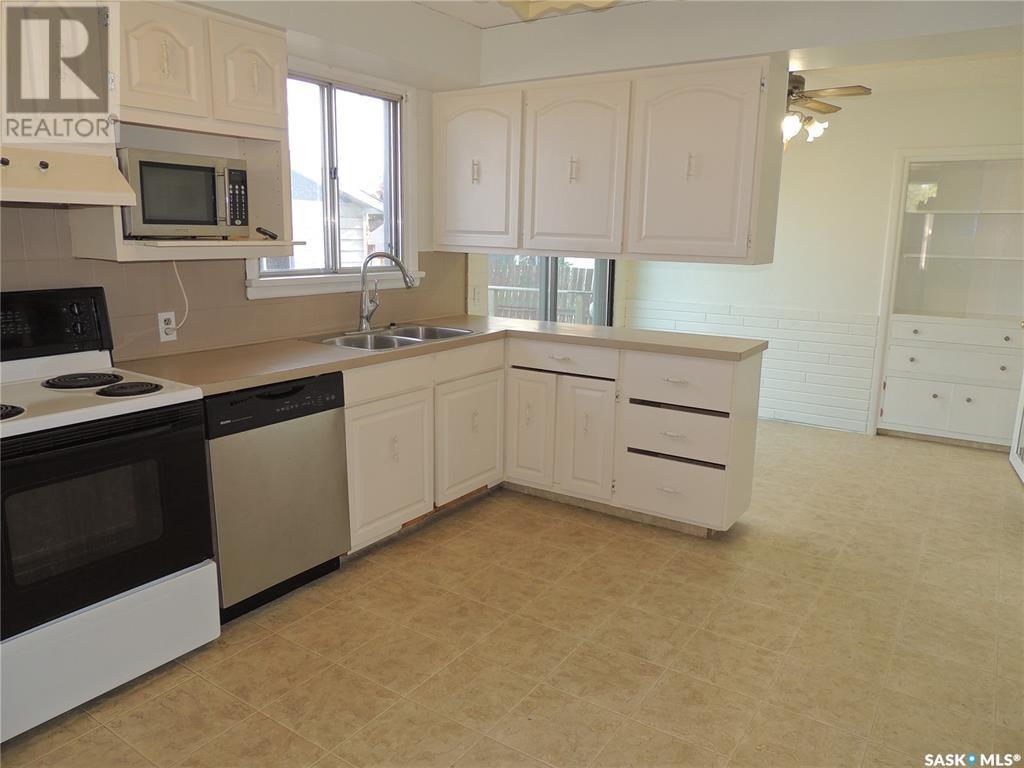 Property at 521 3rd STREET image 3