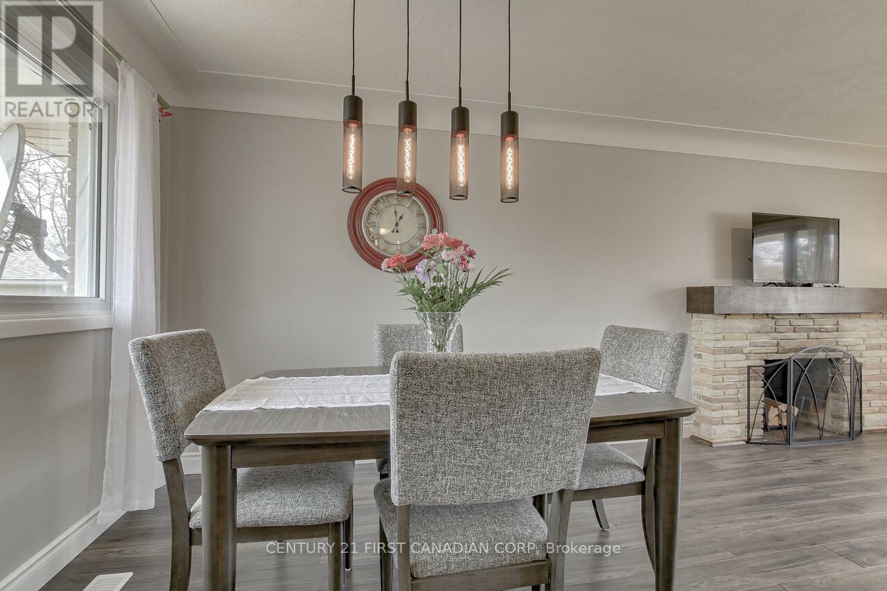 393 Chippendale Crescent, London South, Ontario  N5Z 3G1 - Photo 12 - X12086514