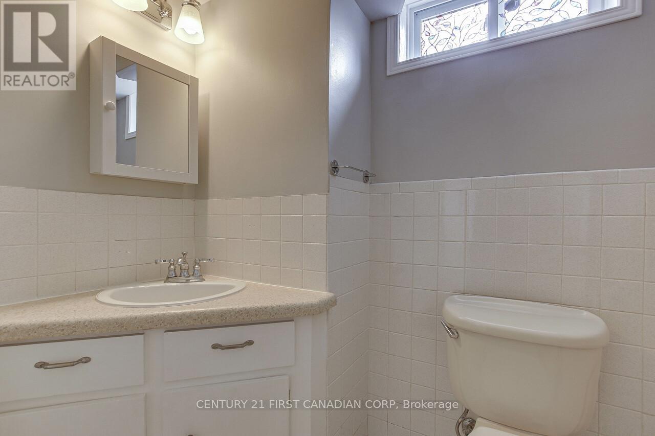 393 Chippendale Crescent, London South, Ontario  N5Z 3G1 - Photo 26 - X12086514