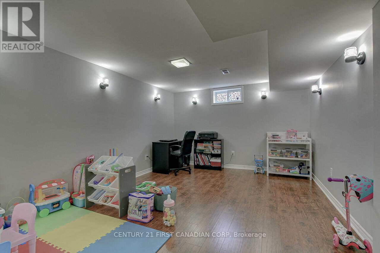 393 Chippendale Crescent, London South, Ontario  N5Z 3G1 - Photo 28 - X12086514