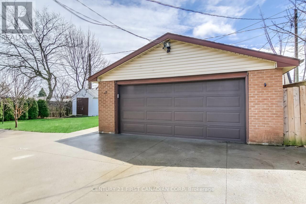 393 Chippendale Crescent, London South, Ontario  N5Z 3G1 - Photo 30 - X12086514