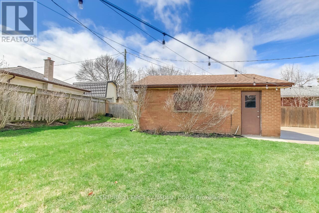 393 Chippendale Crescent, London South, Ontario  N5Z 3G1 - Photo 33 - X12086514