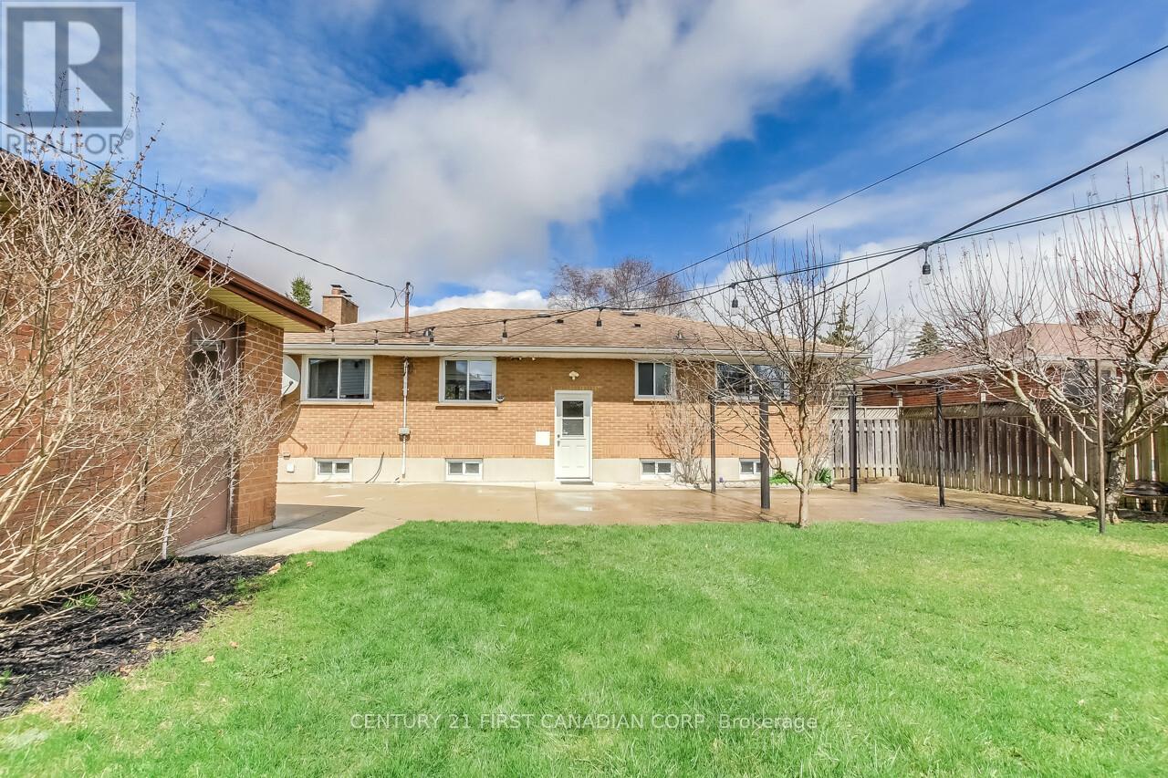 393 Chippendale Crescent, London South, Ontario  N5Z 3G1 - Photo 35 - X12086514