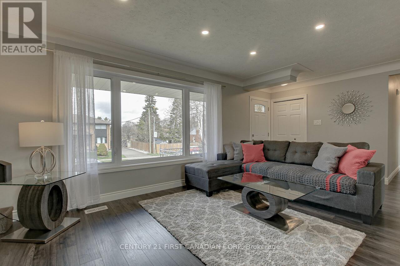 393 Chippendale Crescent, London South, Ontario  N5Z 3G1 - Photo 7 - X12086514