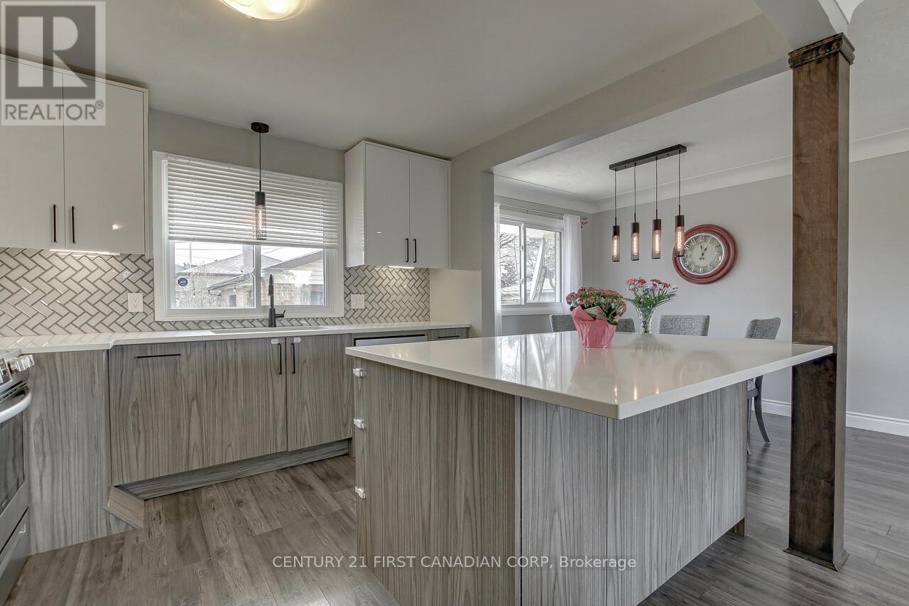 393 Chippendale Crescent, London South, Ontario  N5Z 3G1 - Photo 9 - X12086514