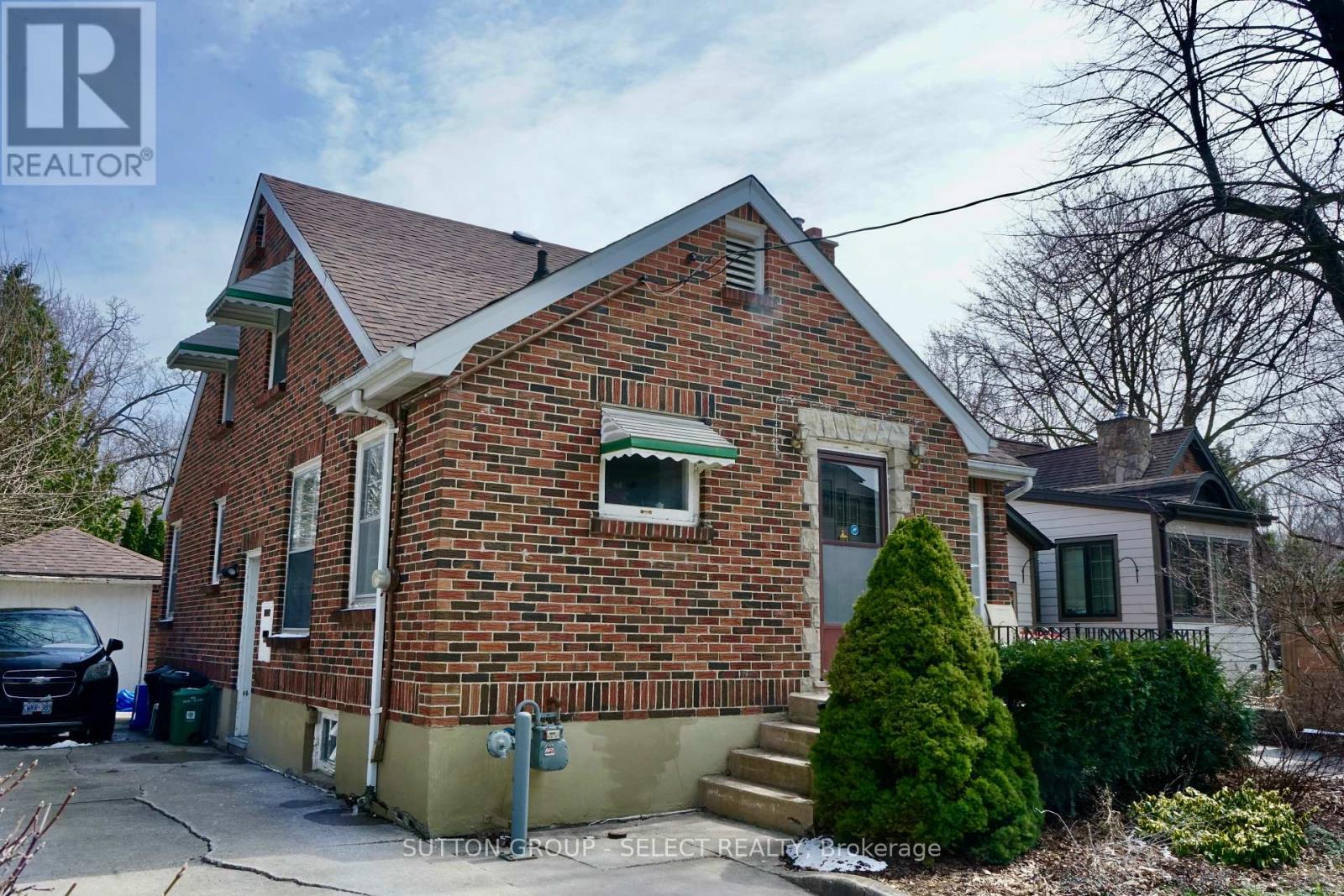 Photo 5 of 21 for 100 Belgrave Avenue