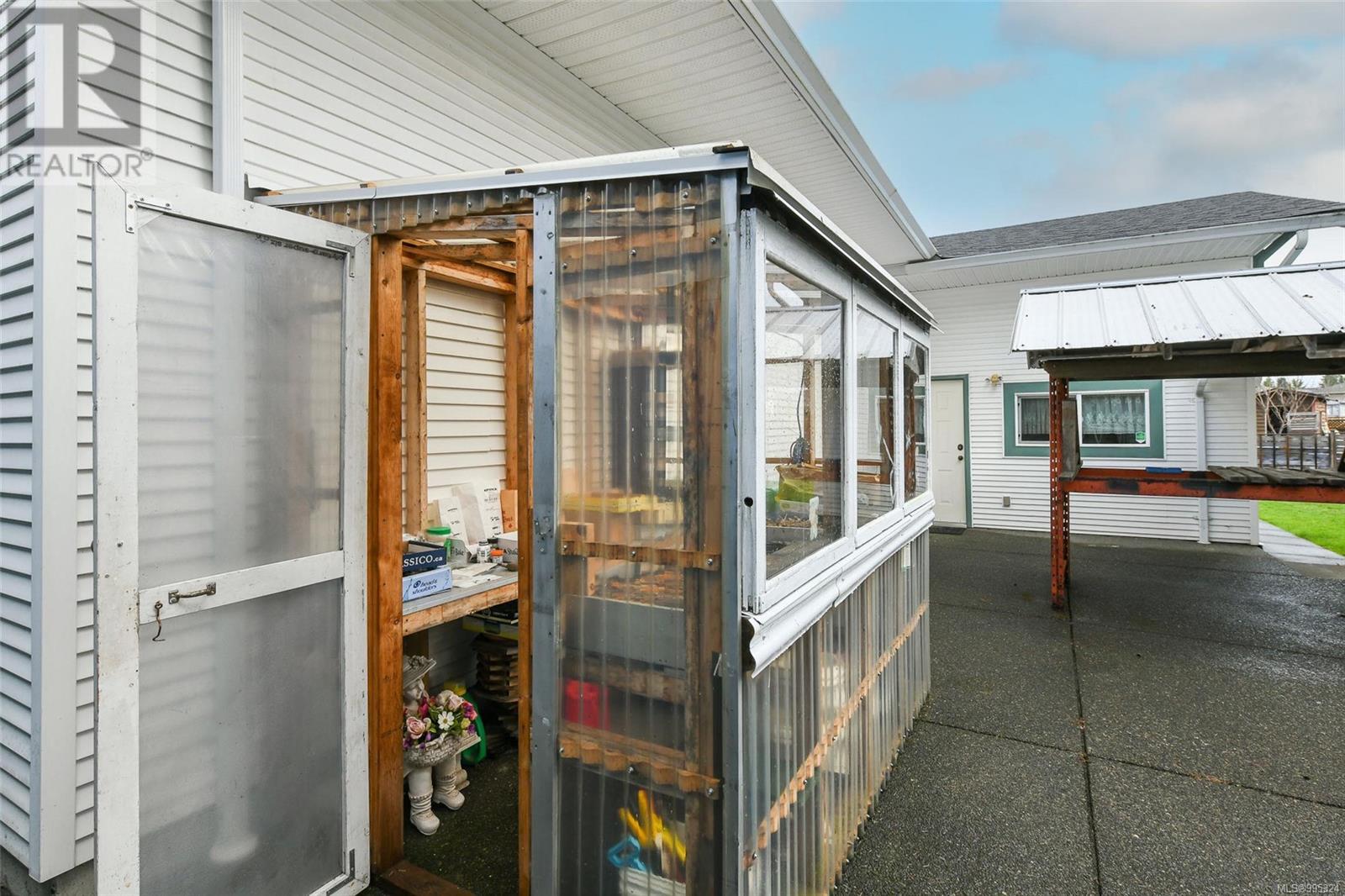Property at 1810 Cumberland Rd image 3