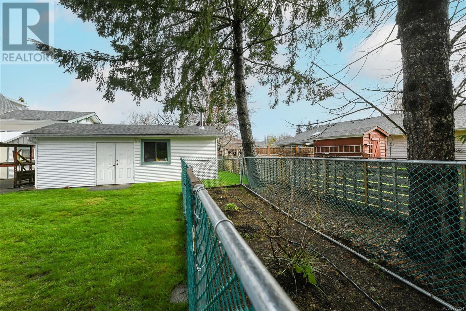 Property at 1810 Cumberland Rd image 4