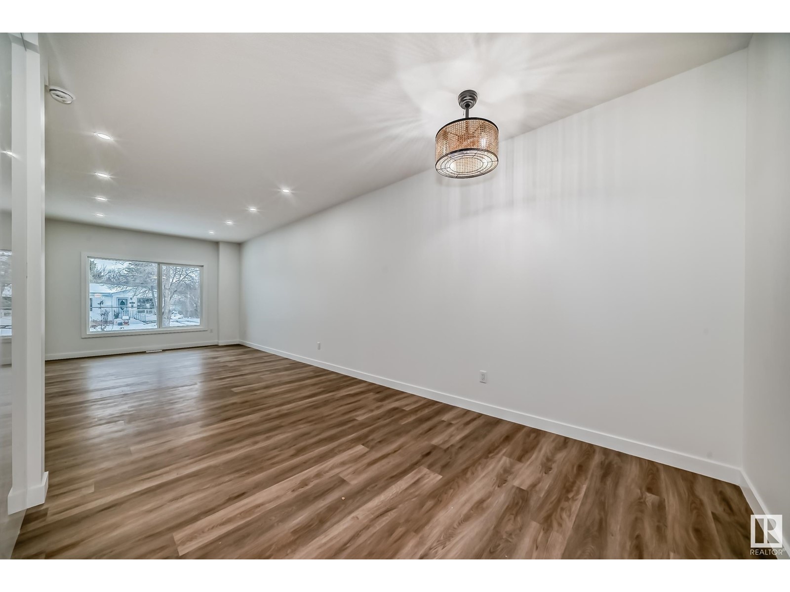 Property at 2 12122 43 ST NW image 1