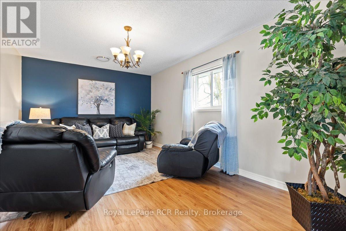 8008 Wellington Road 7 Road, Mapleton, Ontario  N0G 2K0 - Photo 15 - X12086519