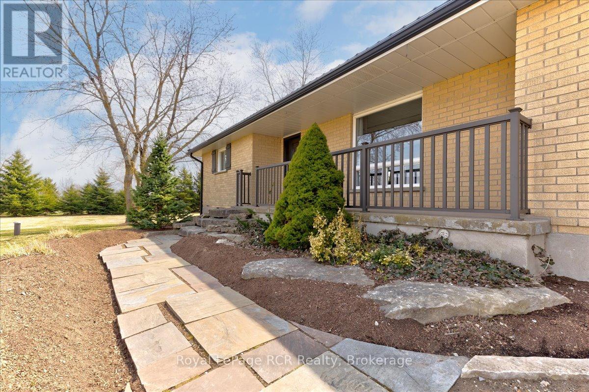 8008 Wellington Road 7 Road, Mapleton, Ontario  N0G 2K0 - Photo 2 - X12086519
