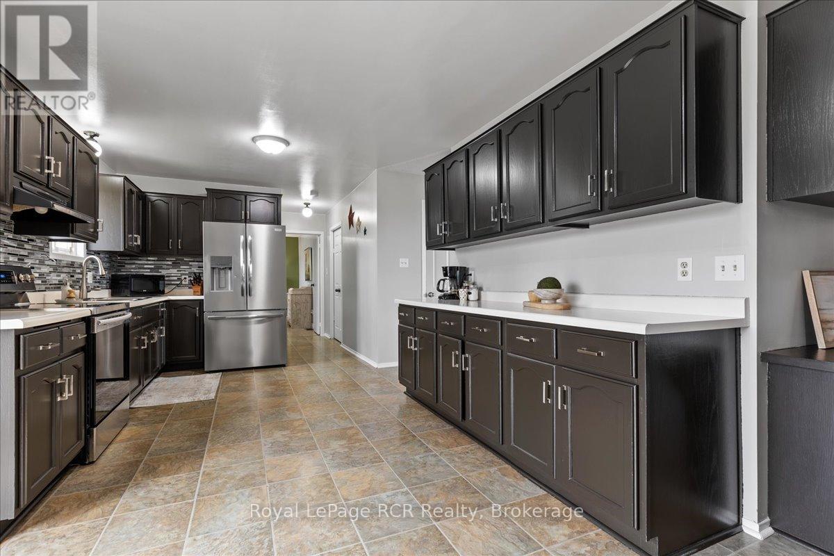 8008 Wellington Road 7 Road, Mapleton, Ontario  N0G 2K0 - Photo 20 - X12086519