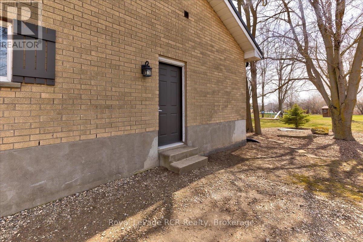 8008 Wellington Road 7 Road, Mapleton, Ontario  N0G 2K0 - Photo 36 - X12086519
