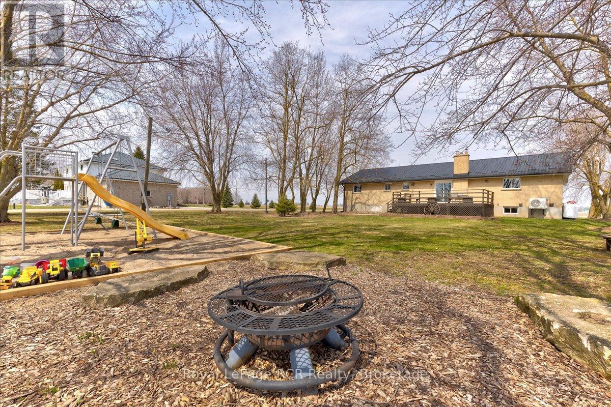 8008 Wellington Road 7 Road, Mapleton, Ontario  N0G 2K0 - Photo 41 - X12086519