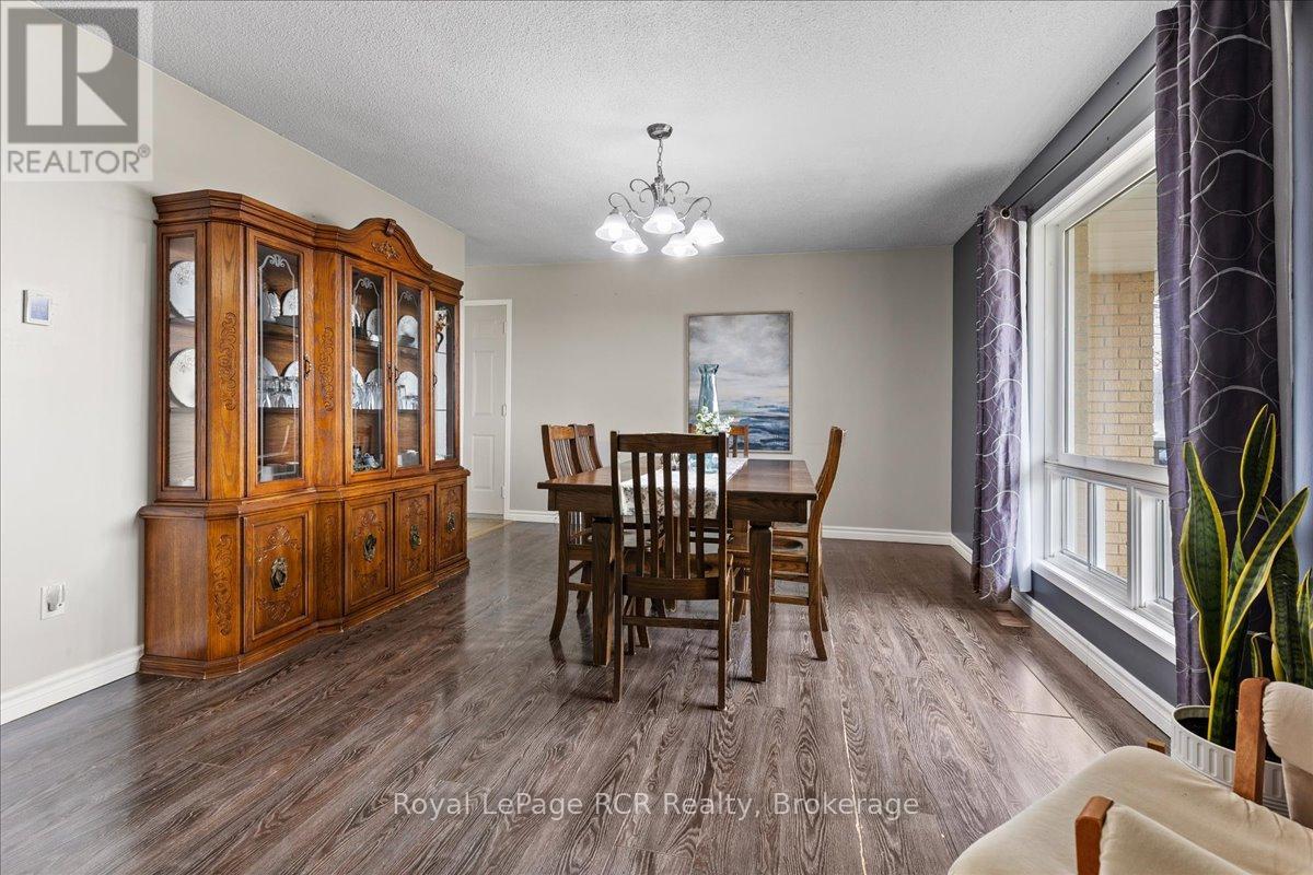 8008 Wellington Road 7 Road, Mapleton, Ontario  N0G 2K0 - Photo 7 - X12086519