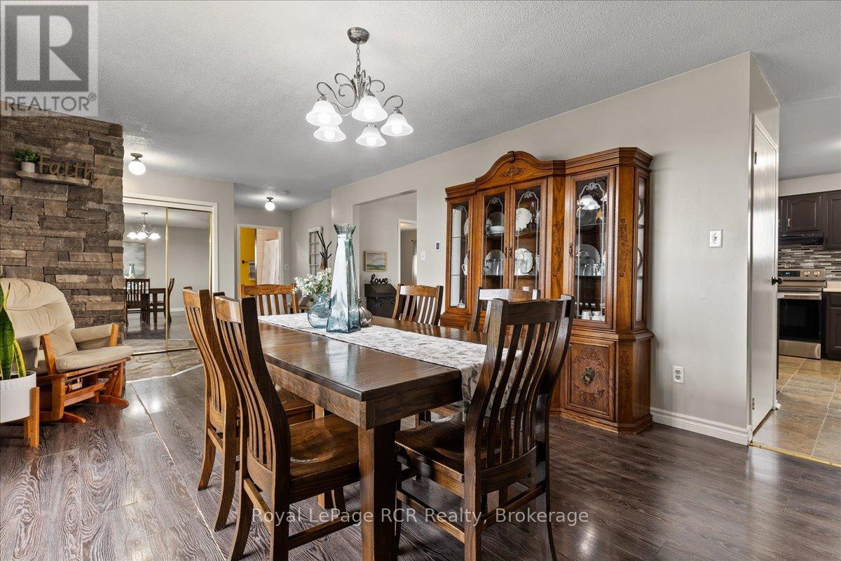 8008 Wellington Road 7 Road, Mapleton, Ontario  N0G 2K0 - Photo 8 - X12086519